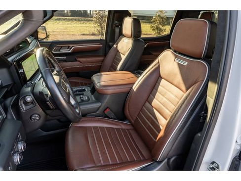 Used 2023 GMC Sierra 1500 Denali Ultimate image 11