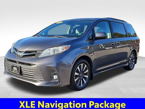 Used 2019 Toyota Sienna AWD image 3