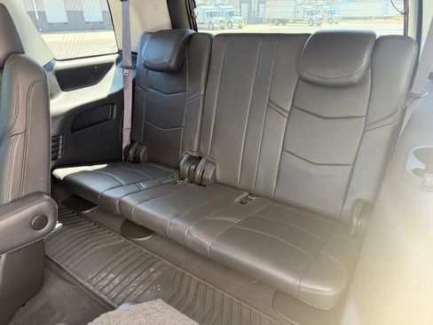 Used 2016 Cadillac Escalade 2WD image 12