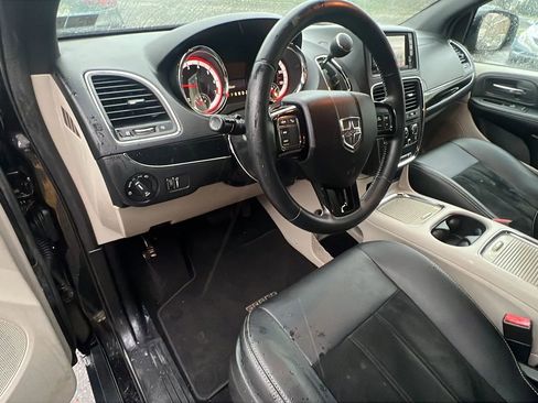 Used 2017 Dodge Grand Caravan SXT image 23