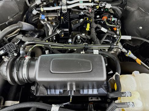 Used 2024 Ford Explorer XLT w/ Equipment Group 202A RWD image 37