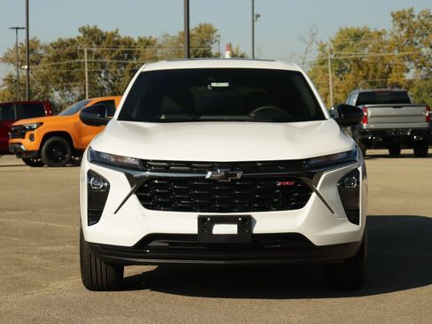 New 2025 Chevrolet Trax RS w/ Sunroof Package image 2