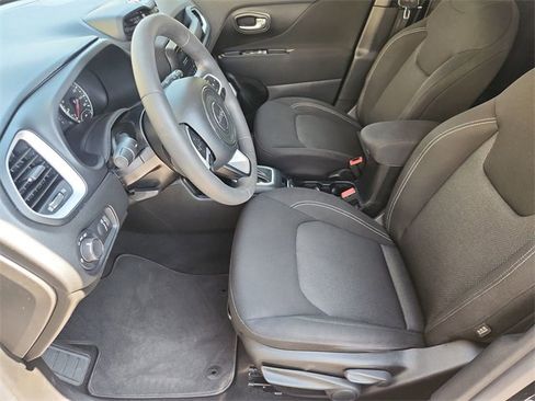 Used 2021 Jeep Renegade Sport image 18
