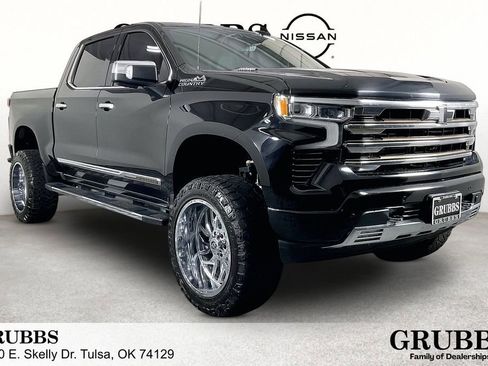 Used 2022 Chevrolet Silverado 1500 High Country w/ Technology Package AWD/4WD image 1