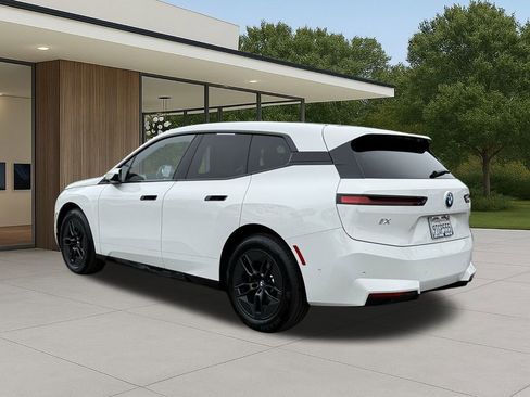 Used 2026 BMW iX xDrive45 w/ Premium Package image 11