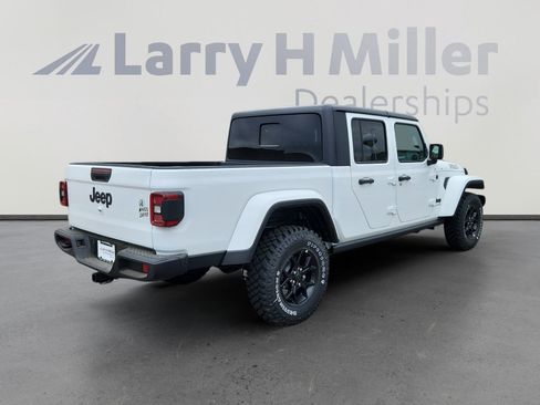 New 2025 Jeep Gladiator Willys image 6