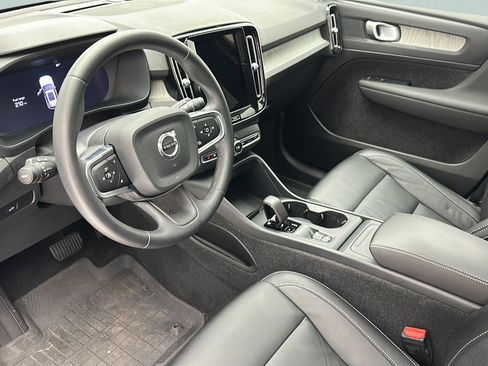 Used 2024 Volvo XC40 B5 Core AWD/4WD image 11