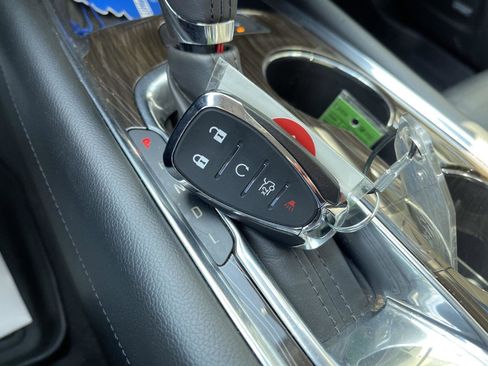 Used 2017 Chevrolet Malibu Premier w/ Driver Confidence Package image 43