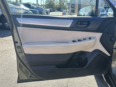 Used 2019 Subaru Outback 2.5i image 11