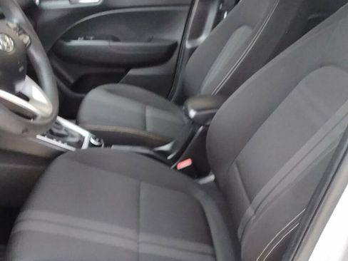 Used 2020 Hyundai Venue SEL image 7