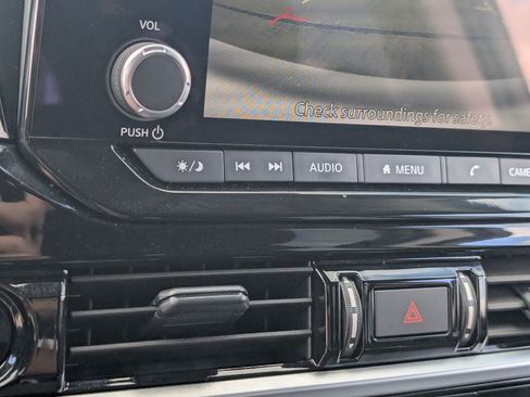 Used 2025 Nissan Pathfinder SV FWD image 15