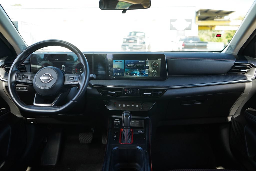 Used 2025 Nissan Kicks SR FWD image 10