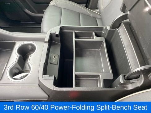 Certified 2024 GMC Yukon SLT w/ SLT Luxury Package image 15