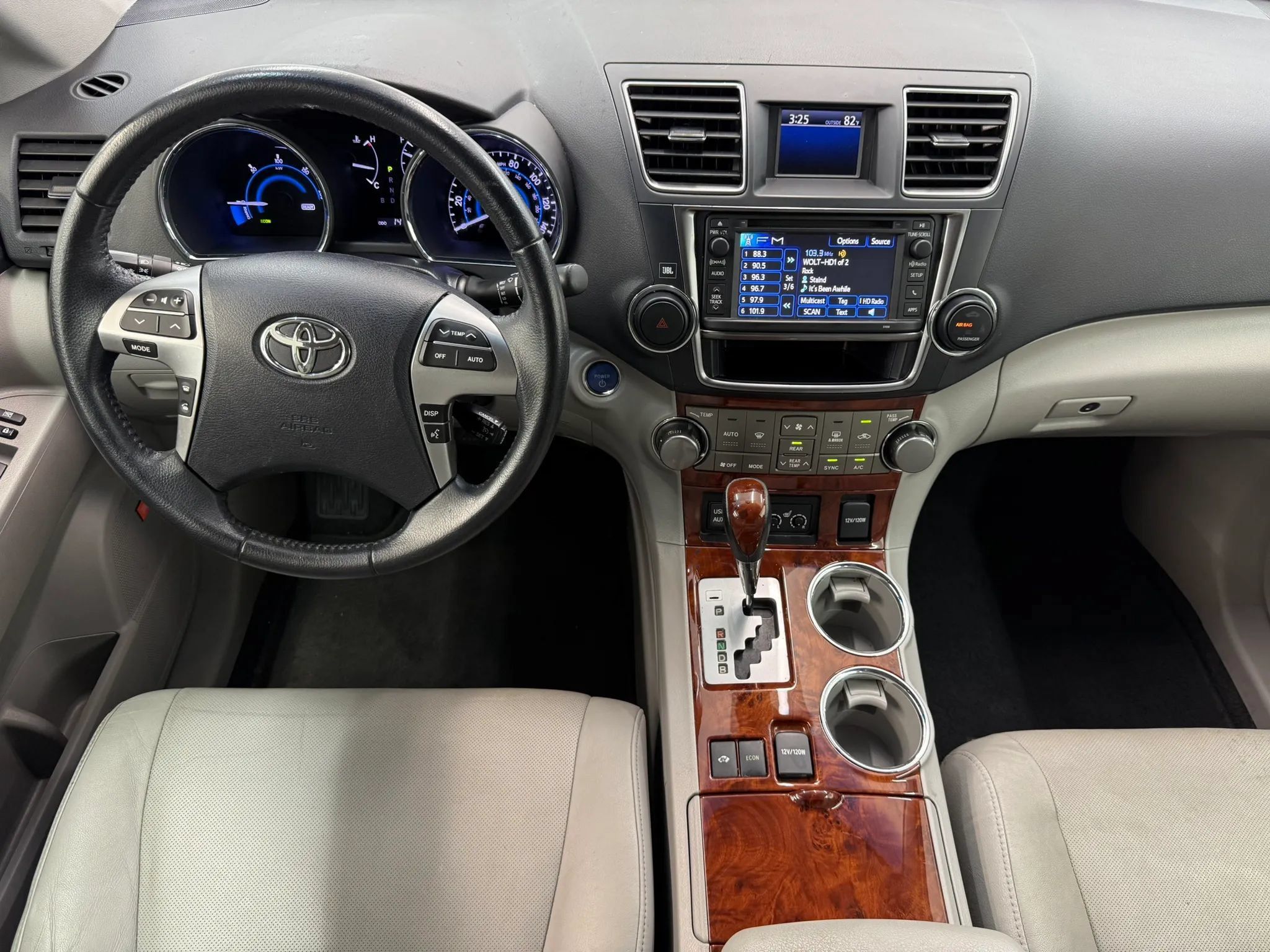 Used 2013 Toyota Highlander Limited AWD/4WD image 13