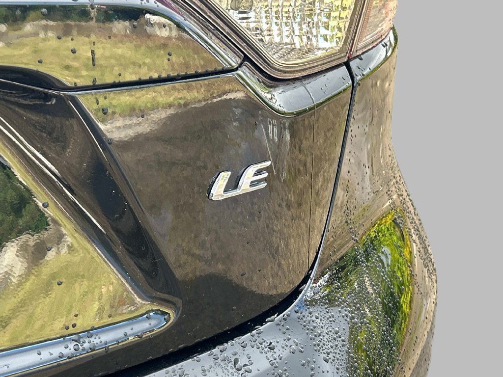 Used 2025 Toyota Corolla LE FWD image 13