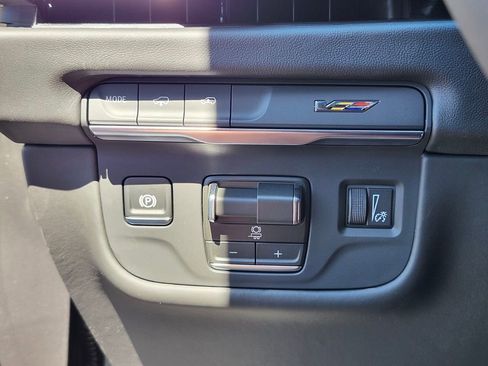 New 2026 Cadillac Escalade V w/ LPO, Floor Liner Package AWD/4WD image 24