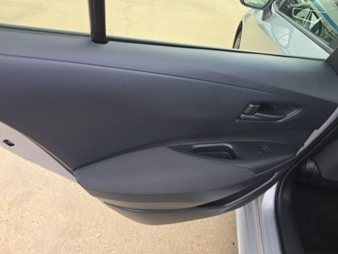 Used 2023 Toyota Corolla LE FWD image 11
