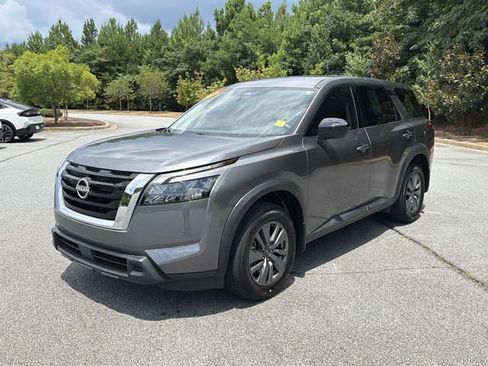 Certified 2024 Nissan Pathfinder S AWD/4WD image 3