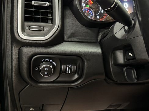 Used 2019 RAM 2500 Big Horn w/ Black Appearance Package AWD/4WD image 34