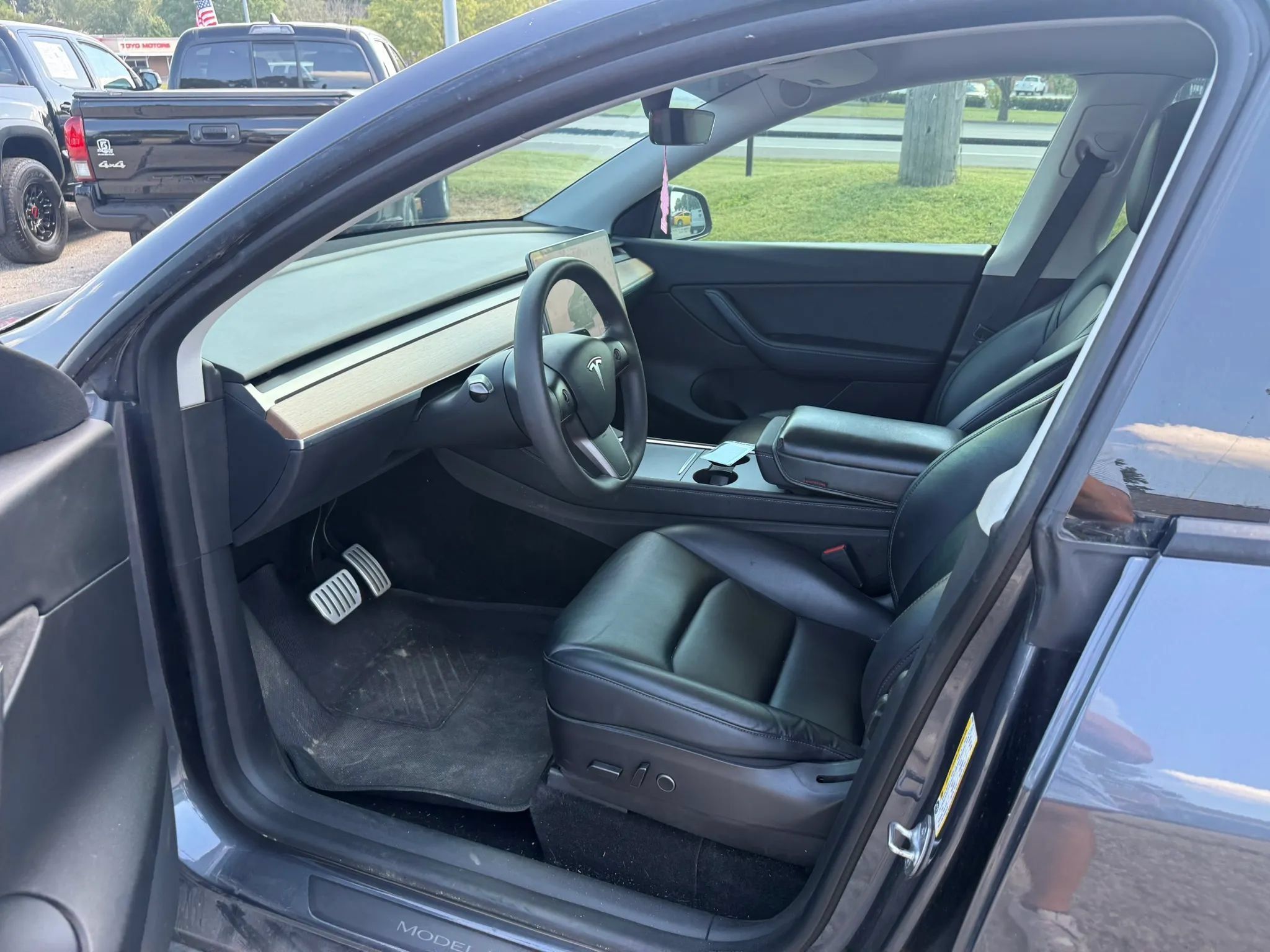 Used 2022 Tesla Model Y Performance AWD/4WD image 5