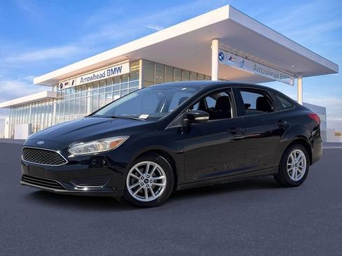 Used 2018 Ford Focus SE w/ Cold Weather Package FWD image 32