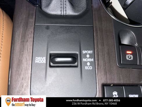 Used 2022 Toyota Highlander Platinum FWD image 30