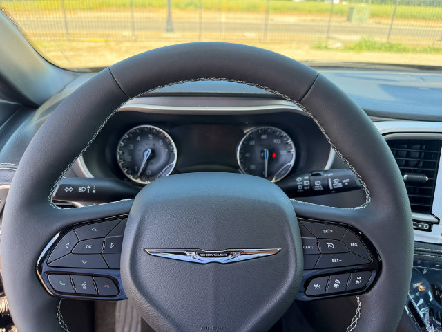 New 2026 Chrysler Pacifica Select AWD/4WD image 14