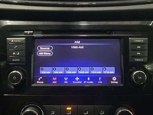 Used 2018 Nissan Rogue S image 25