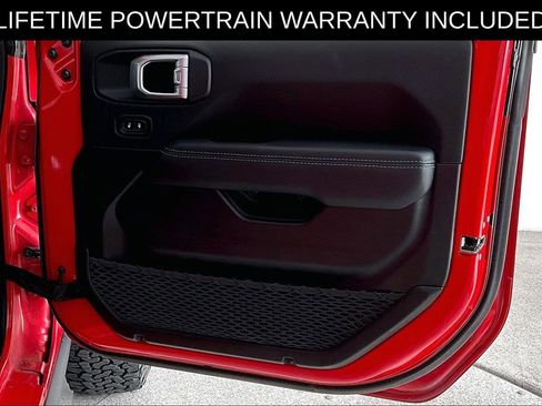 Used 2022 Jeep Wrangler Unlimited Rubicon 4xe w/ Cold Weather Group AWD/4WD image 26