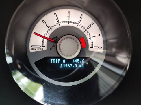 Used 2010 Ford Mustang GT Premium image 22