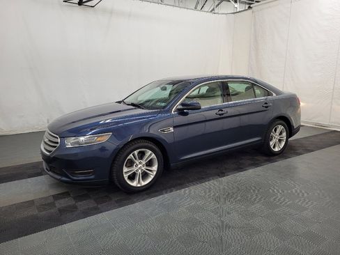 Used 2017 Ford Taurus SEL image 2