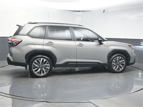 Used 2025 Subaru Forester Touring w/ Touring Package image 8