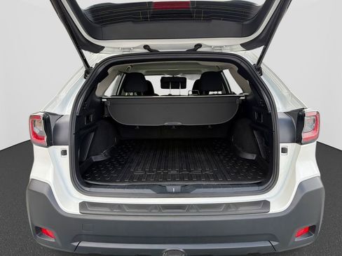 Used 2025 Subaru Outback Premium image 38