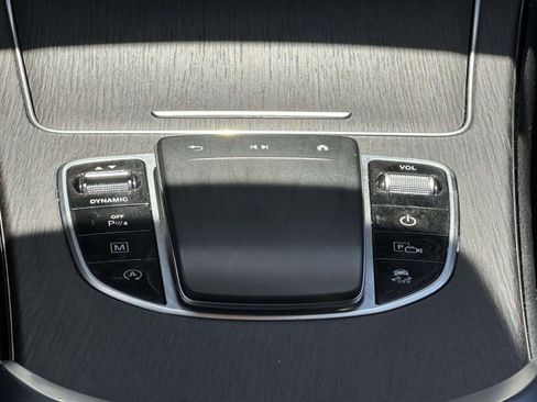 Used 2022 Mercedes-Benz GLC 300 4MATIC image 21