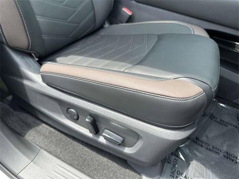 New 2025 Nissan Pathfinder Platinum w/ Cargo Package image 9