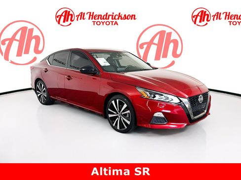 Used 2022 Nissan Altima 2.5 SR image 1