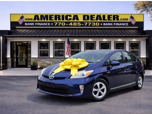 Used 2015 Toyota Prius Three image 1