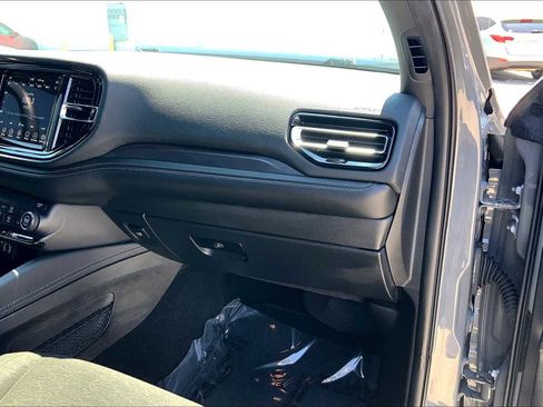 Used 2023 Dodge Durango SXT Launch Edition image 36