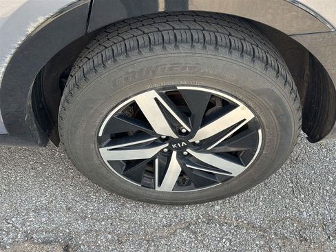 Used 2021 Kia Sorento S w/ Panoramic Sunroof Package FWD image 14