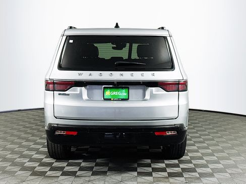 Used 2024 Jeep Wagoneer Series III AWD/4WD image 7