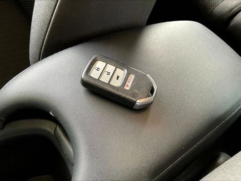 Used 2018 Honda HR-V EX image 32