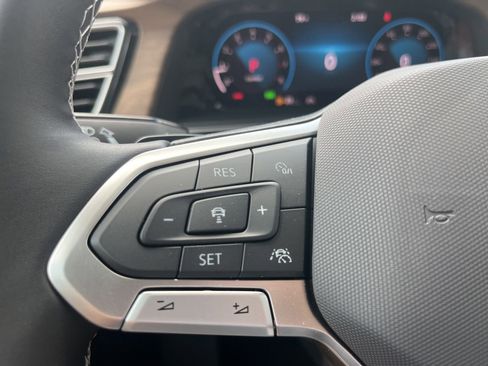 New 2026 Volkswagen Atlas SE FWD image 9