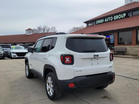 Used 2017 Jeep Renegade Latitude w/ Cold Weather Group image 19