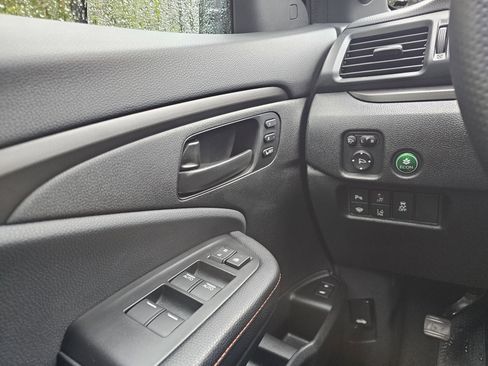 Certified 2024 Honda Passport TrailSport image 31
