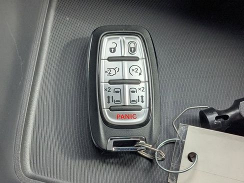 New 2026 Chrysler Pacifica Select image 34