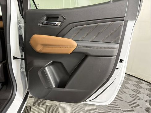 New 2026 GMC Canyon AT4 w/ Off-Road Front Bumper Package image 14