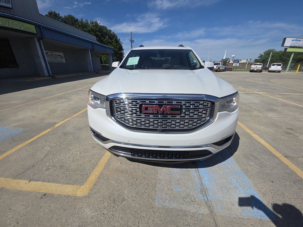 Used 2018 GMC Acadia Denali w/ Technology Package FWD image 4