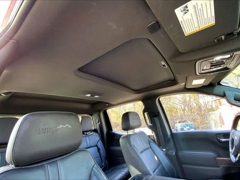 Used 2020 Chevrolet Silverado 1500 High Country w/ Technology Package image 13