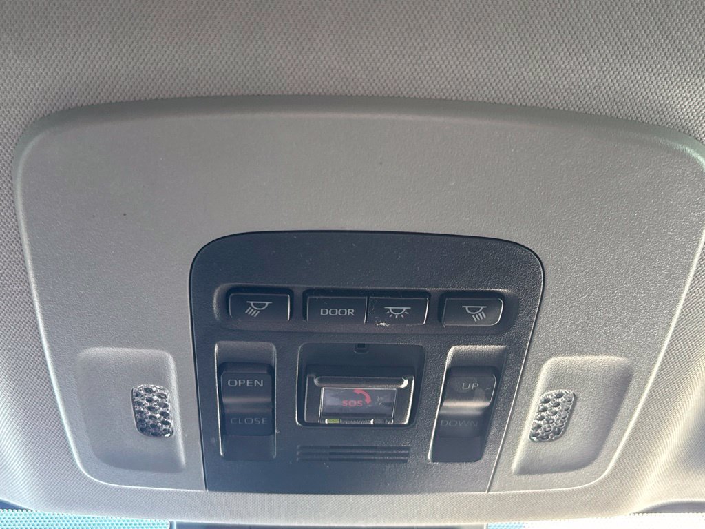 Used 2021 Toyota Camry SE w/ Audio Upgrade Package FWD image 17