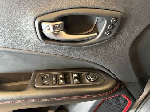 Used 2021 Jeep Compass Trailhawk w/ Sun and Sound Group image 21